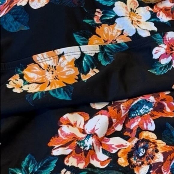 Boutique Black Floral Top One Shoulder Ruffle One Piece Swimsuit Plus 3X NWOT - Picture 6 of 16